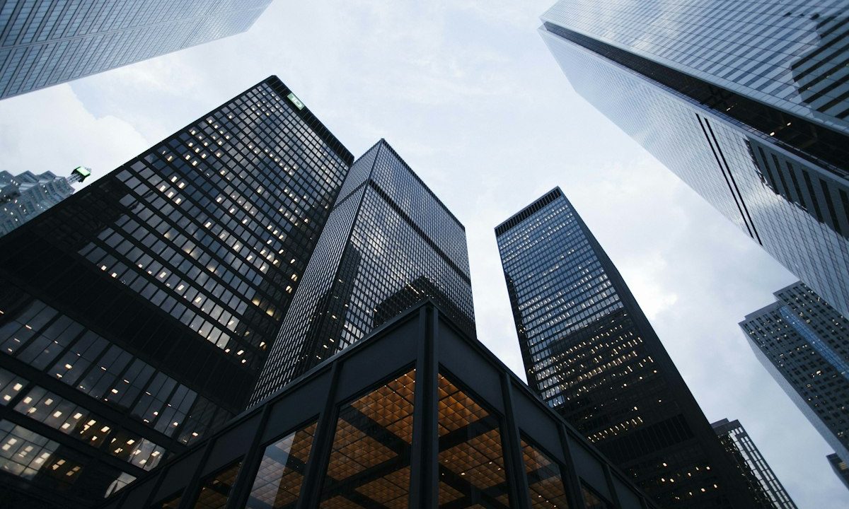 photo-1486406146926-c627a92ad1ab